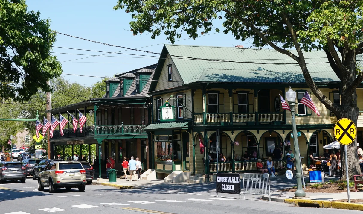 Visiting Lititz Springs Park: Map, Parking, Rules & Dogs